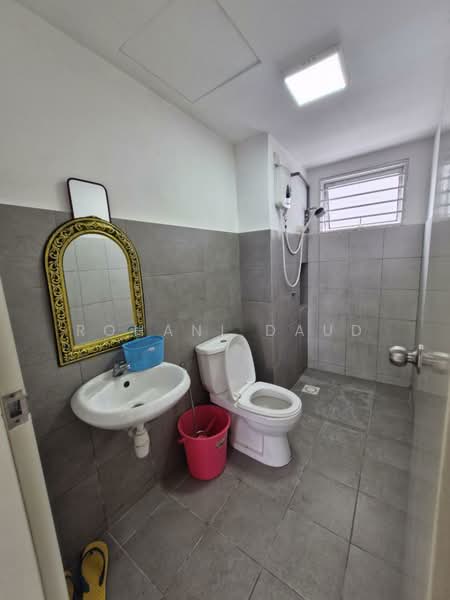 Apartment for Rent at Residensi Tasikmas - Rohani Daud - Bathroom - PropertyGuru.com.my