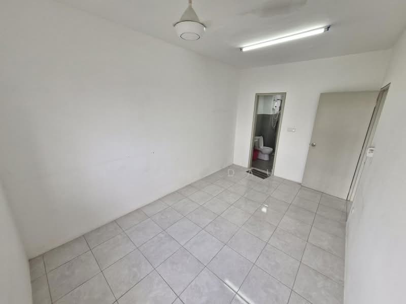 Apartment for Rent at Residensi Tasikmas - Rohani Daud - Bathroom - PropertyGuru.com.my