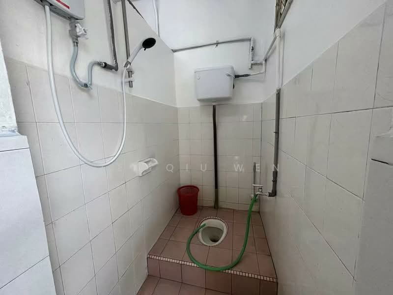 1-storey Terraced House for Sale in Taman Ungku Tun Aminah (Skudai) - Lee Qiu Wen - Bathroom - PropertyGuru.com.my