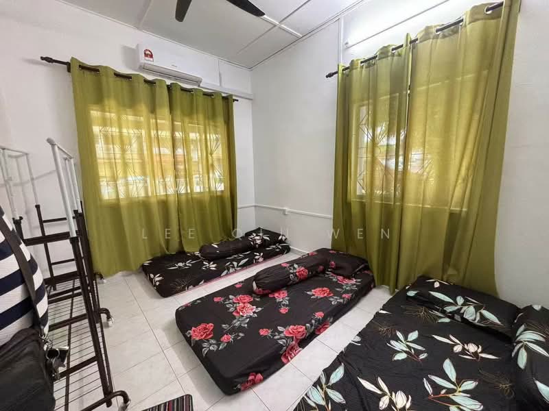 1-storey Terraced House for Sale in Taman Ungku Tun Aminah (Skudai) - Lee Qiu Wen - Bedroom - PropertyGuru.com.my