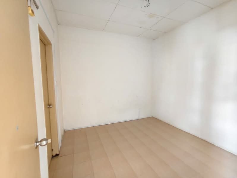 Townhouse for Sale in Bandar Country Homes (Rawang) - SK Luk - Interior - PropertyGuru.com.my