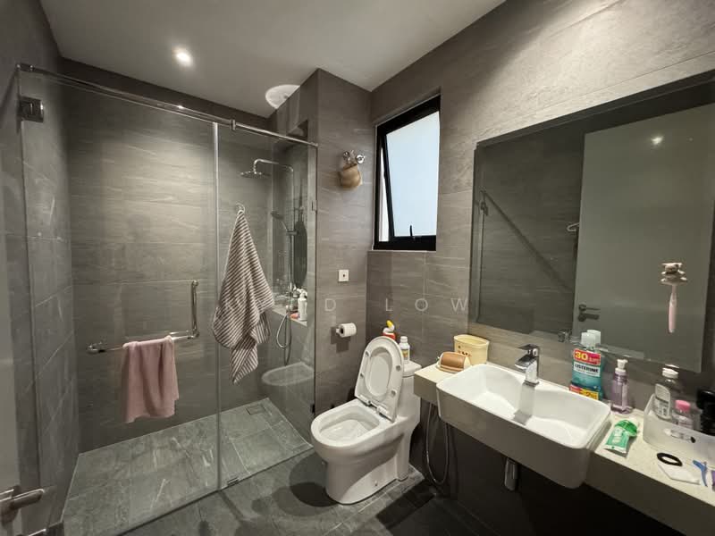 Servis Apartment untuk Disewa di Gems Residences - Kydd Low - Bathroom - PropertyGuru.com.my