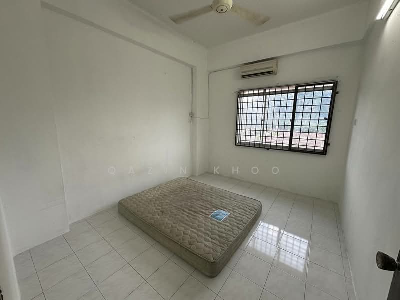 Apartment for Rent at Le Courts Desa Tambun - Qazin Khoo - Bedroom - PropertyGuru.com.my