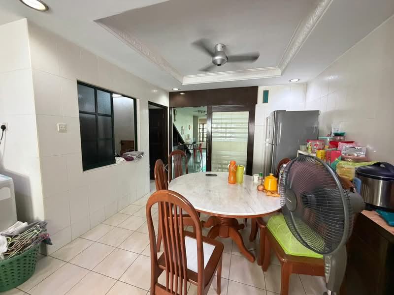 2-storey Terraced House for Sale in Rawang Perdana 2 (Rawang) - SK Luk - Dining Room - PropertyGuru.com.my