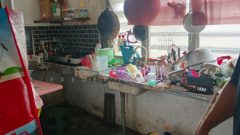 1-storey Terraced House for Sale in Desa Jaya Kepong (Kepong) - Frederick Tan - Kitchen - PropertyGuru.com.my