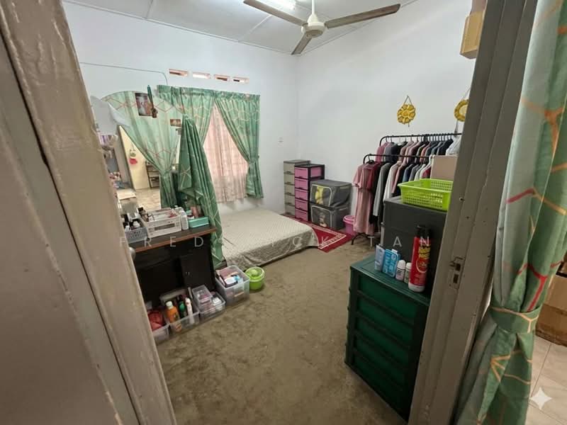 1-storey Terraced House for Sale in Desa Jaya Kepong (Kepong) - Frederick Tan - Bedroom - PropertyGuru.com.my