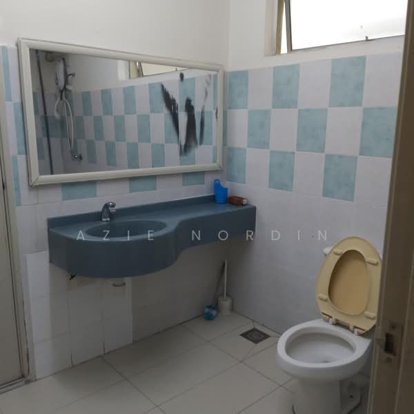 Condominium for Rent at Platinum Hill PV 5 - Azie Nordin - Bathroom - PropertyGuru.com.my