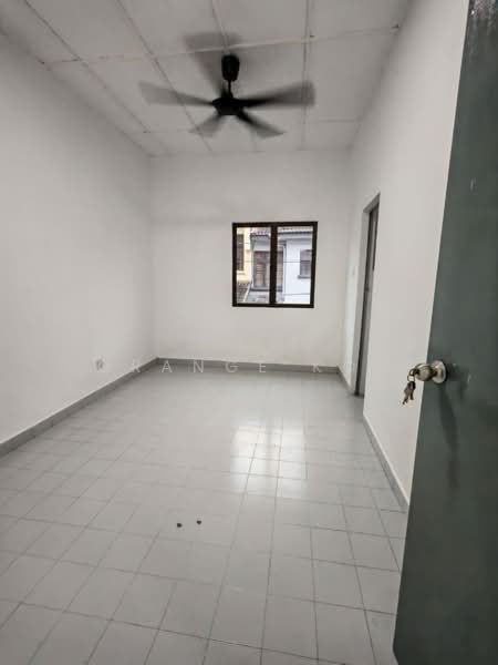 2-storey Terraced House for Sale in Taman Desa Cemerlang (Ulu Tiram) - Orange Koh - PropertyGuru.com.my