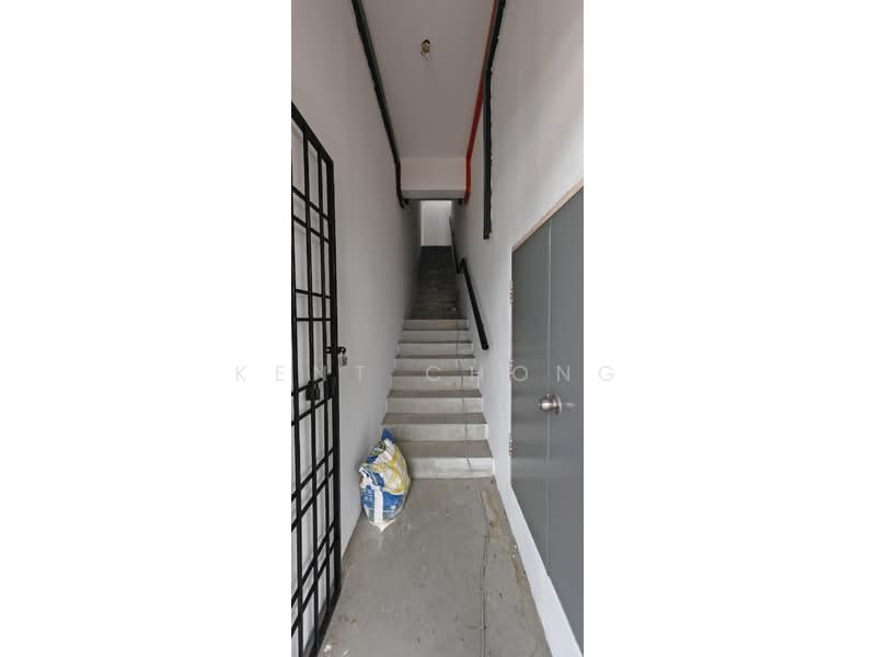 Shop / Office for Rent in Taman Pelangi Semenyih (Semenyih) - Kent Chong - Corridor - PropertyGuru.com.my