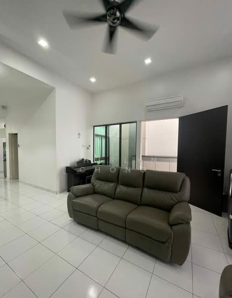 Rumah Teres 2 Tingkat untuk Dijual di Klang (Selangor) - Shirlyn Chong - Living Room - PropertyGuru.com.my