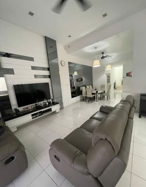 Rumah Teres 2 Tingkat untuk Dijual di Klang (Selangor) - Shirlyn Chong - Living Room - PropertyGuru.com.my