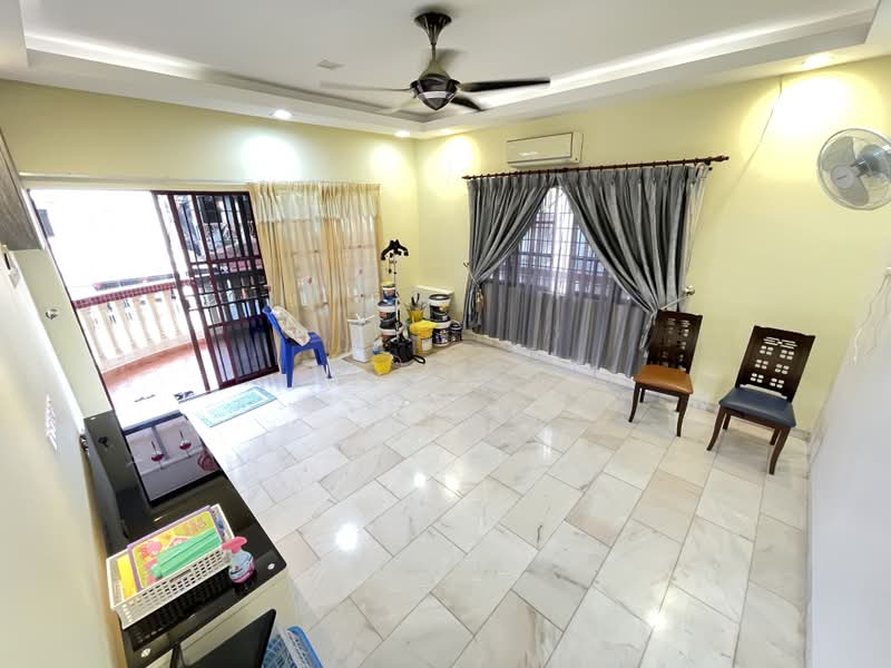 Rumah Bandar untuk Disewa di Selayang Baru (Selayang) - MY Loh - Living Room - PropertyGuru.com.my
