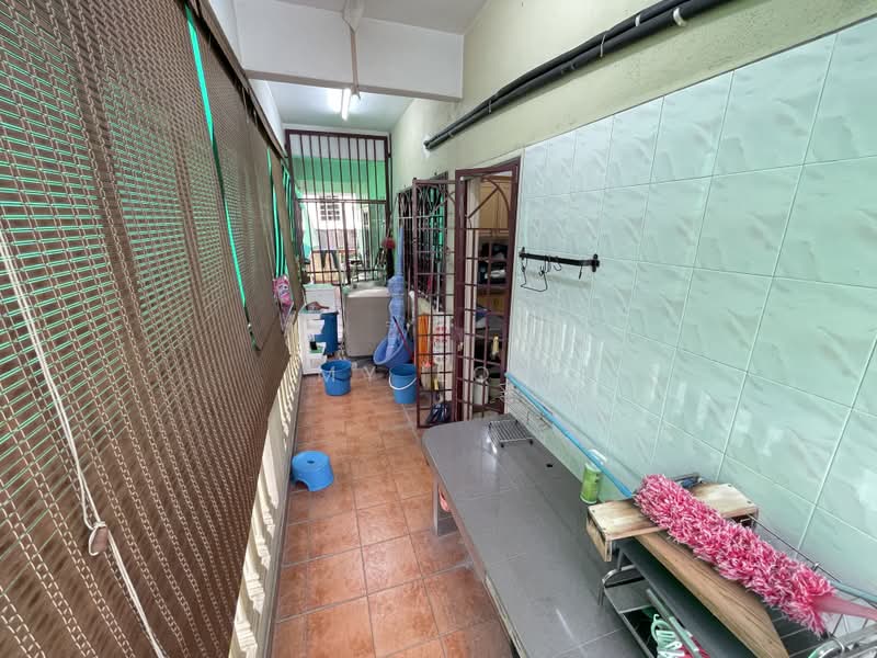 Rumah Bandar untuk Disewa di Selayang Baru (Selayang) - MY Loh - Balcony - PropertyGuru.com.my