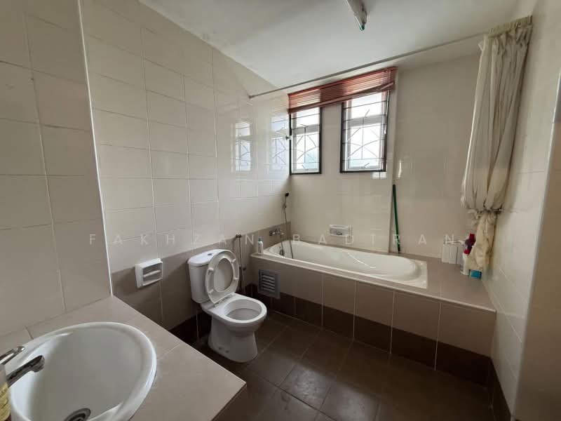 Semi-Detached House for Rent in Presint 15 (Putrajaya) - Fakhzan Badiran - Bathroom - PropertyGuru.com.my