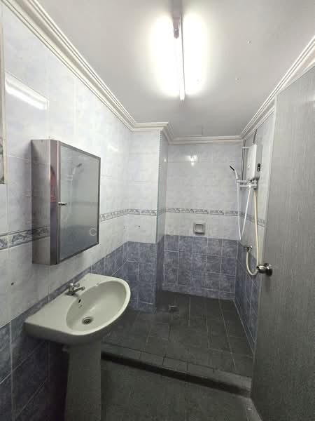 Condominium for Rent at Bukit Pandan Kondominium 2 - CC Hong - Bathroom - PropertyGuru.com.my