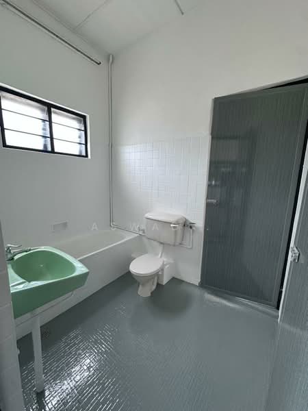 Semi-Detached House for Sale in Taman Bersatu (Sungai Petani) - Aswad . - Bathroom - PropertyGuru.com.my