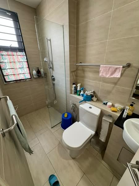 Rumah Teres 3 Tingkat untuk Dijual di Taman Tasik Damai (Sungai Besi) - YP Tan - Bathroom - PropertyGuru.com.my
