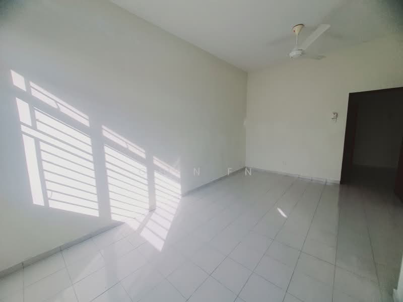Rumah Teres 2 Tingkat untuk Disewa di Taman Sutera Wangi (Batu Berendam) - CHIN FN - Living Room - PropertyGuru.com.my