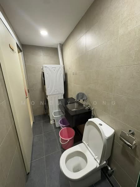 Servis Apartment untuk Disewa di AraTre' Residences - Monday Wong - Bathroom - PropertyGuru.com.my
