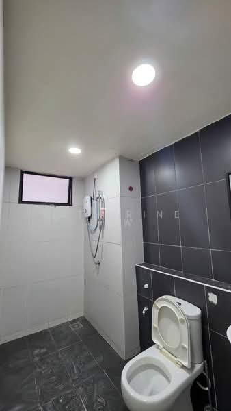 Servis Apartment untuk Dijual di The Garden Residences - Katherine Low - Bathroom - PropertyGuru.com.my