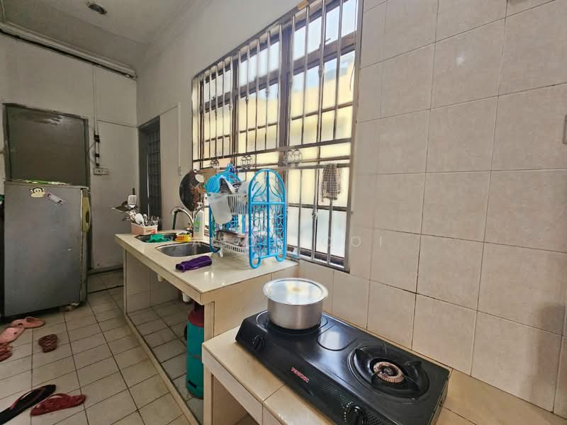 2-storey Terraced House for Sale in Taman Desa Melati (Nilai) - Jason Ooi - Kitchen - PropertyGuru.com.my