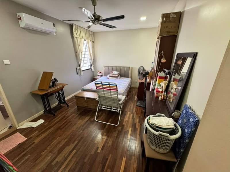 3-storey Terraced House for Rent in Taman Tasik Damai (Sungai Besi) - YP Tan - Bedroom - PropertyGuru.com.my