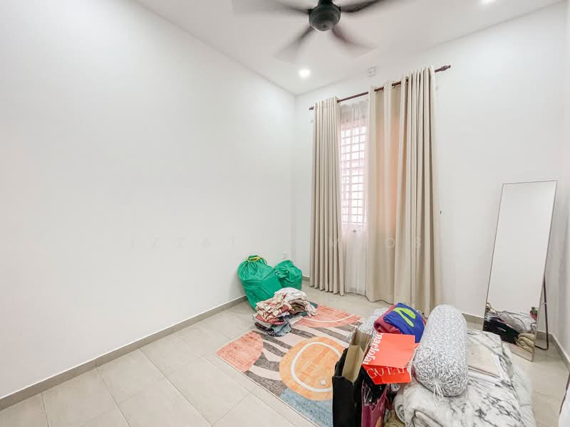 2-storey Terraced House for Sale in Semenyih (Selangor) - Izzat Zamros - PropertyGuru.com.my