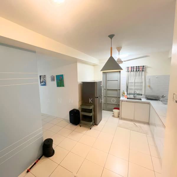 Pangsapuri untuk Disewa di Pangsapuri Suria 1 Batu Kawan - Ann Khor - Kitchen - PropertyGuru.com.my