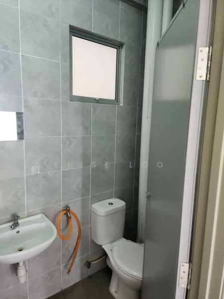 Pangsapuri untuk Dijual di Vesta View - Elise Loo - Bathroom - PropertyGuru.com.my