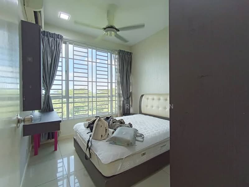 Kediaman Servis untuk Disewa di Greenfield Regency - Victor Tan - Bedroom - PropertyGuru.com.my