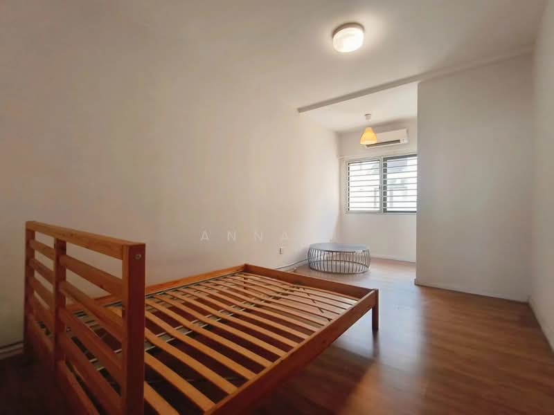 3-storey Terraced House for Sale in Lake Fields (Sungai Besi) - Anna H - Bedroom - PropertyGuru.com.my
