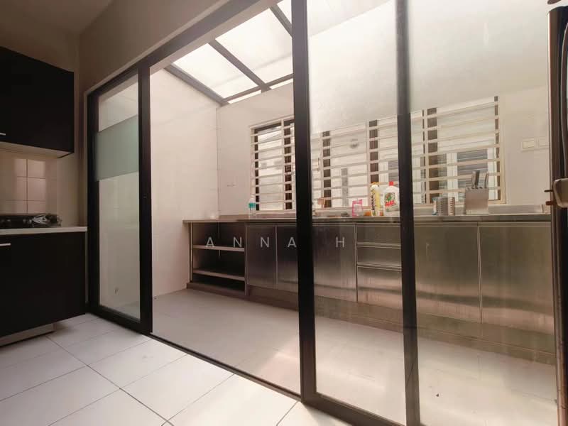 3-storey Terraced House for Sale in Lake Fields (Sungai Besi) - Anna H - Kitchen - PropertyGuru.com.my