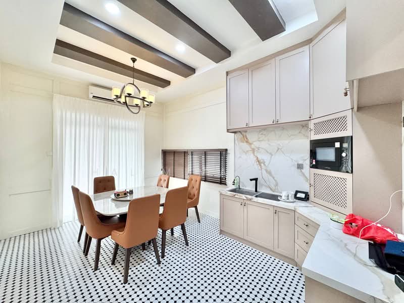 3-storey Terraced House for Sale in Cyberjaya (Selangor) - Halim Mazlan - Dining Room - PropertyGuru.com.my