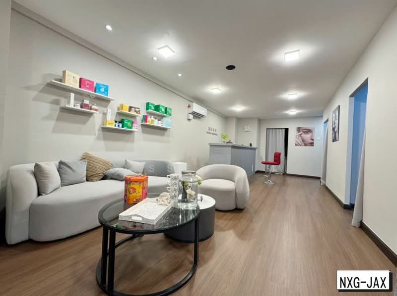 Shop / Office for Sale in Setia Alam (Selangor) - Cassey Lim - Living Room - PropertyGuru.com.my