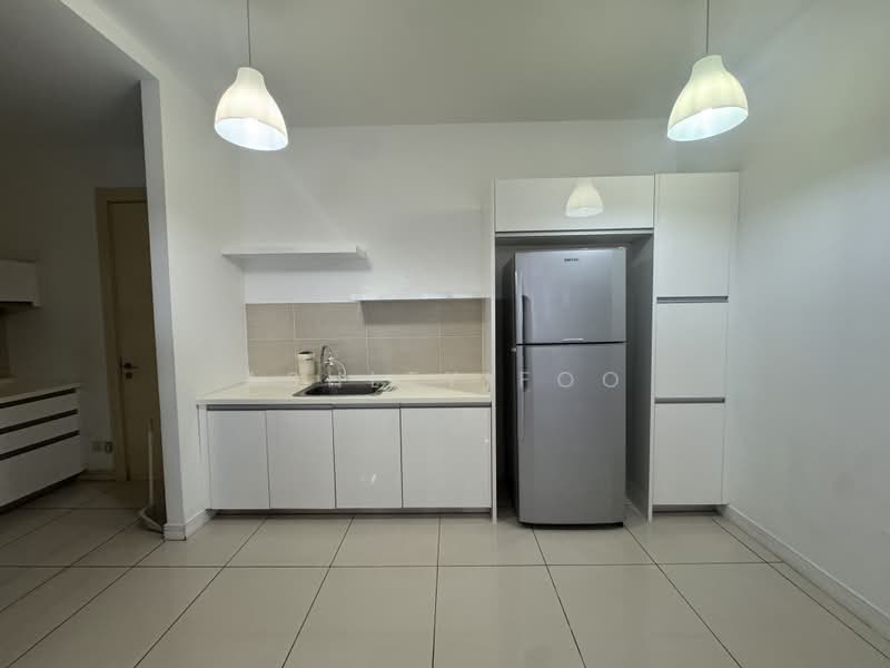 Kondominium untuk Dijual di Suasana Bangsar - Ashley Foo - Dry Kitchen Area overlooking Dining Area - PropertyGuru.com.my