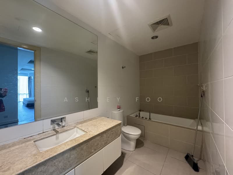 Kondominium untuk Dijual di Suasana Bangsar - Ashley Foo - Master Bathroom - PropertyGuru.com.my