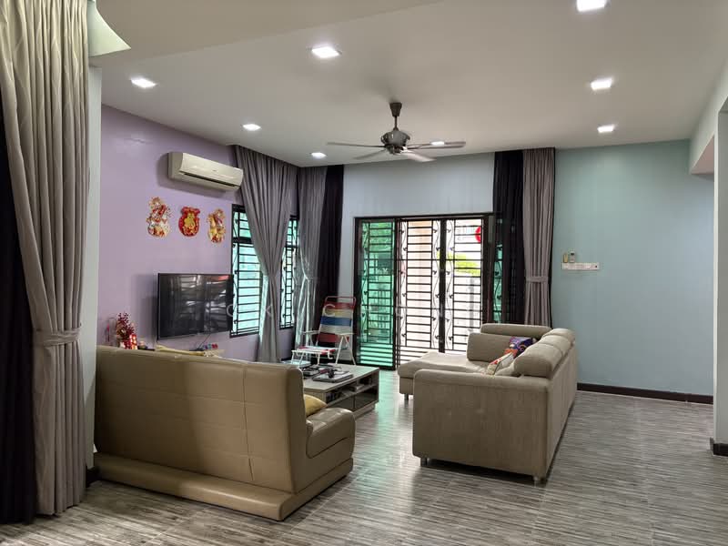 Rumah Berkembar untuk Dijual di Bandar Sungai Long (Selangor) - CK Chong - Living Room - PropertyGuru.com.my