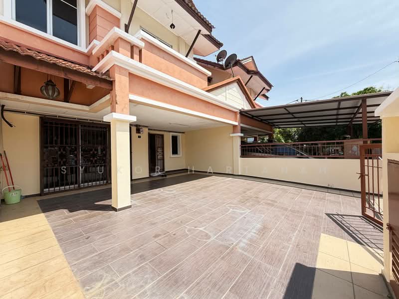2-storey Terraced House for Sale in Alam Suria (Puncak Alam) - Syukor Hartanah - Exterior - PropertyGuru.com.my