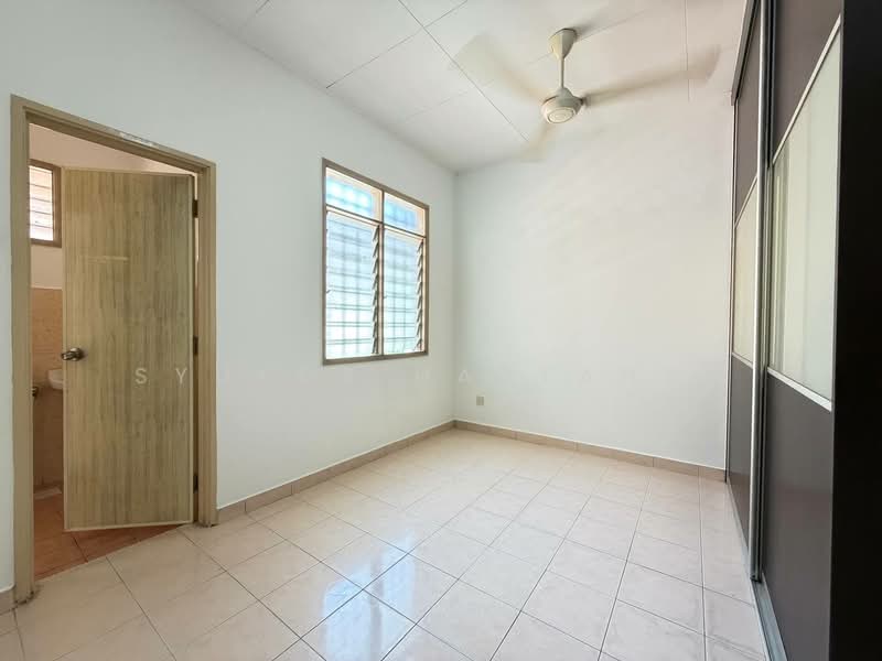 2-storey Terraced House for Sale in Alam Suria (Puncak Alam) - Syukor Hartanah - Bedroom - PropertyGuru.com.my