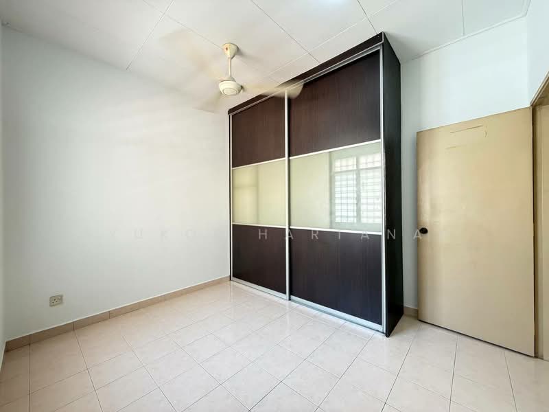 2-storey Terraced House for Sale in Alam Suria (Puncak Alam) - Syukor Hartanah - Bedroom - PropertyGuru.com.my