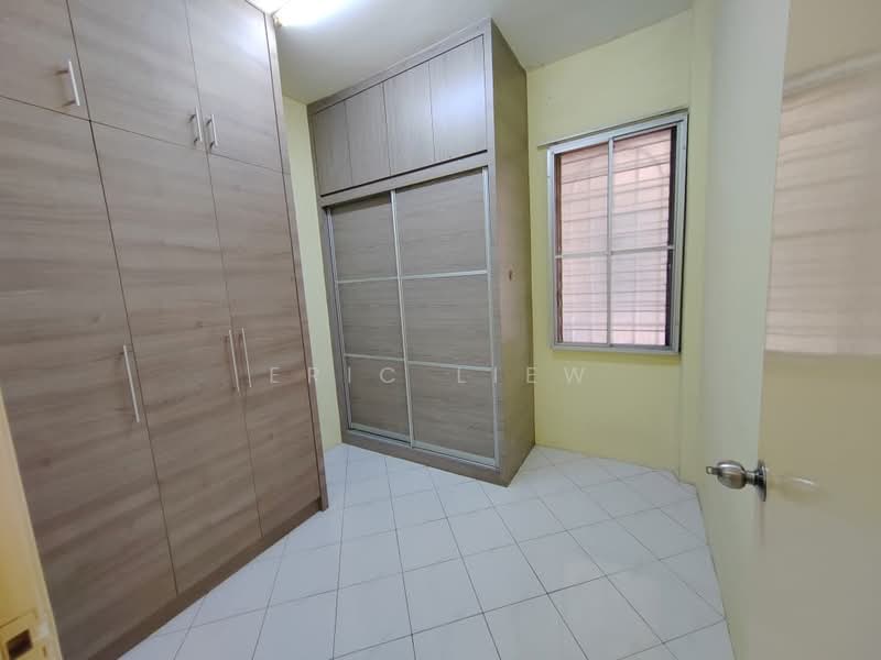 Pangsapuri untuk Disewa di Pangsapuri Orkid - Eric Liew - Bedroom - PropertyGuru.com.my