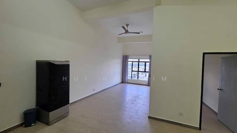 Servis Apartment untuk Dijual di The Garden Residences - Hui Hui Lim - Living Room - PropertyGuru.com.my