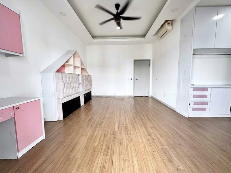 Semi-Detached House for Sale in Kajang (Selangor) - Mohd Aizat Saiful Bahri - Bedroom - PropertyGuru.com.my