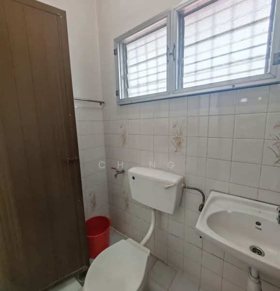 2-storey Terraced House for Sale in Kepong Baru (Kepong) - CH Ng - Bathroom - PropertyGuru.com.my