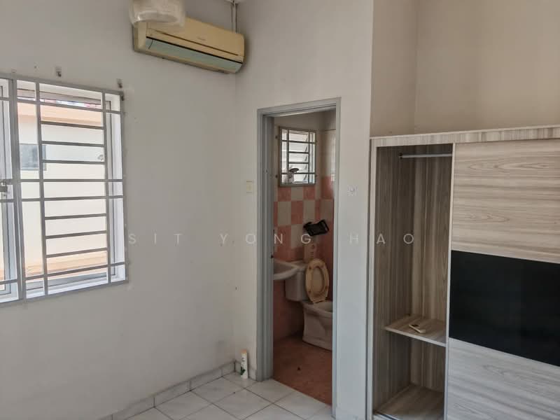 Terraced House for Rent in Bandar Botanic (Klang) - Sit Yong Hao - Bathroom - PropertyGuru.com.my