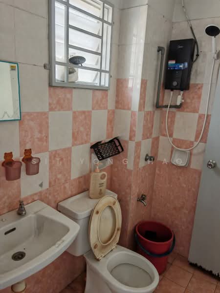 Terraced House for Rent in Bandar Botanic (Klang) - Sit Yong Hao - Bathroom - PropertyGuru.com.my