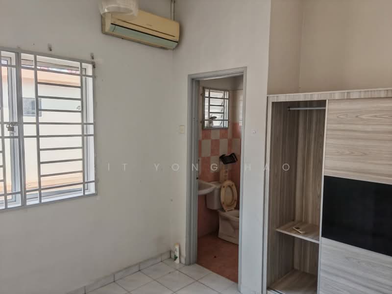 Terraced House for Rent in Bandar Botanic (Klang) - Sit Yong Hao - Bathroom - PropertyGuru.com.my