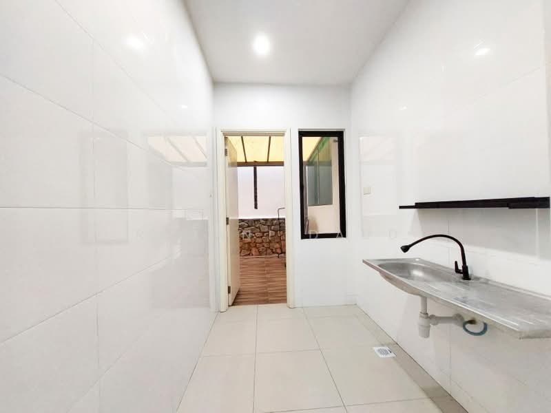 Semi-Detached House for Rent in Taman Jenderam Harmoni (Dengkil) - Rohani Daud - Kitchen - PropertyGuru.com.my