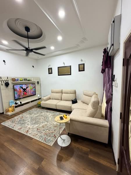 Rumah Teres 3 Tingkat untuk Dijual di Ampang (Selangor) - Mohd Aizat Saiful Bahri - Living Room - PropertyGuru.com.my
