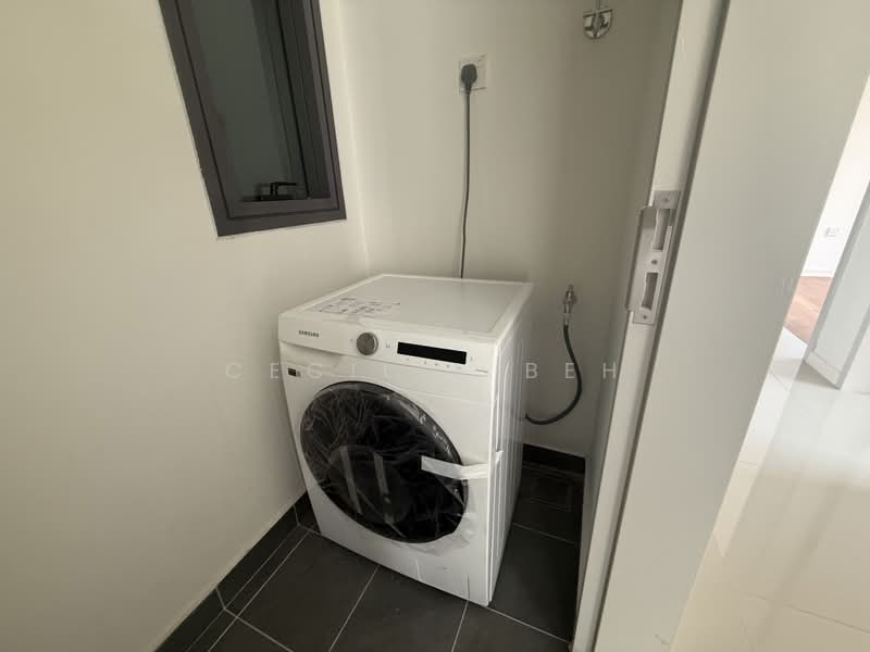 Servis Apartment untuk Disewa di Edelweiss @ Tropicana Gardens - Cecilia Beh - Yard Area - PropertyGuru.com.my